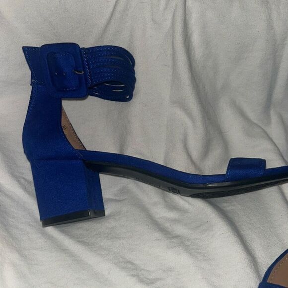 Like New Aerosoles Heels - Picture 8 of 15